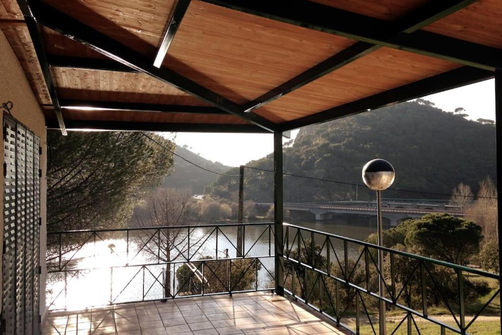 La Casa Del Lago Navas del Rey Exterior photo